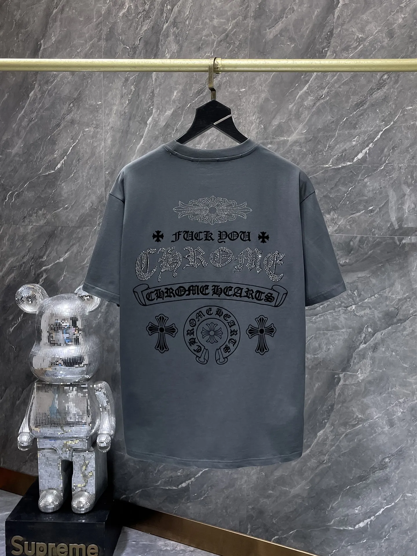 P170 New Chrome Hearts 25ss engraved film hot diamond version High weight environmentally friendly high-quality top fabric 280g Heavy hot diamond horseshoe Sanskrit letter cross short sleeves counter synchronization 1:1 replica version Recommended color: black white code number: S, M, L, X